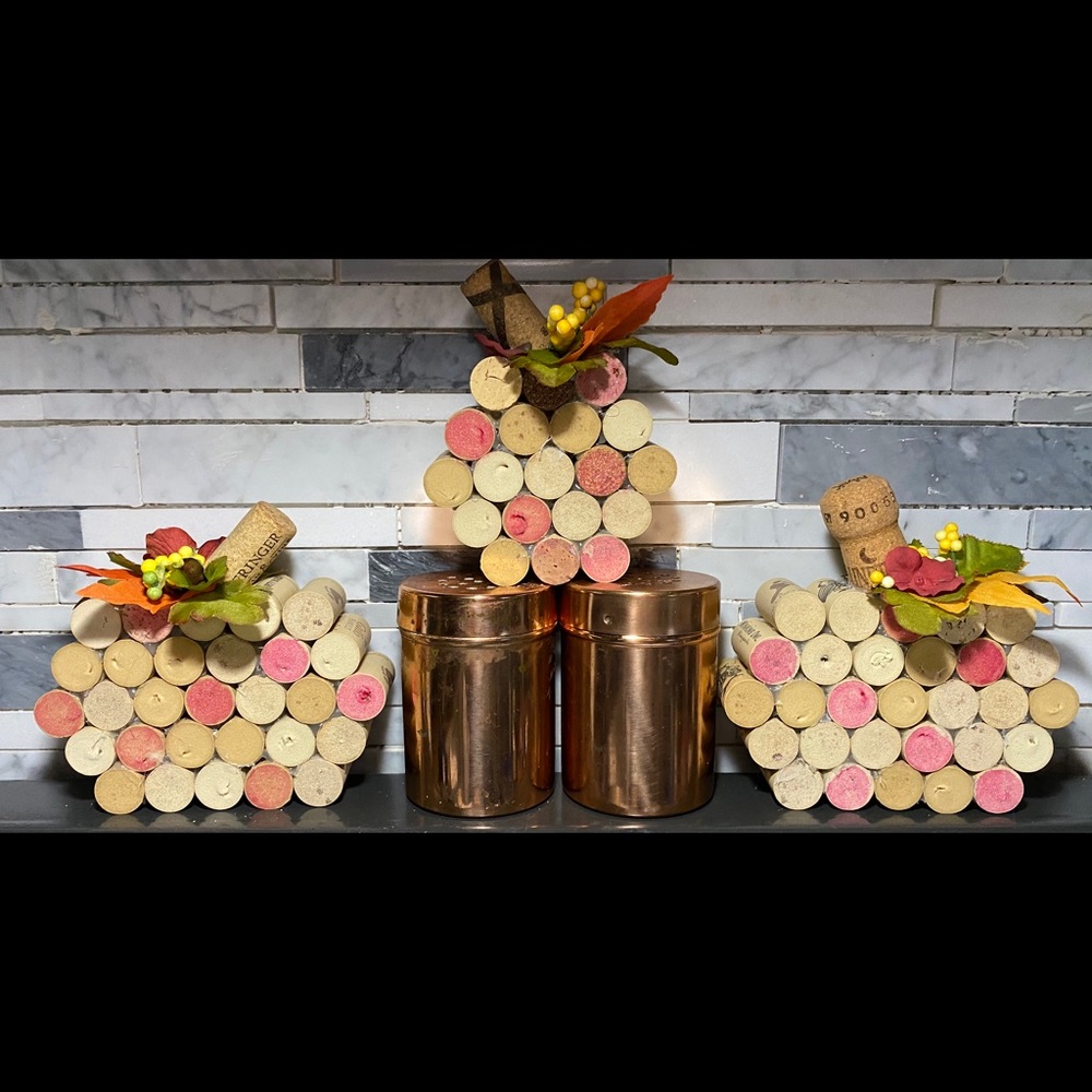 Hand crafted and Painted Wine Cork Pumpkins - Picture 1 of 1